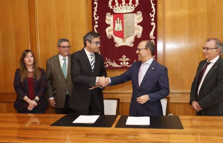 Bellido confía en que PSOE, PP y Vox trabajen de forma unánime por la infancia: "Es un asunto que trasciende ideologías"