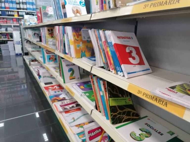 C-LM ampliará un 30% el umbral de renta para acceder a las ayudas de libros de texto
