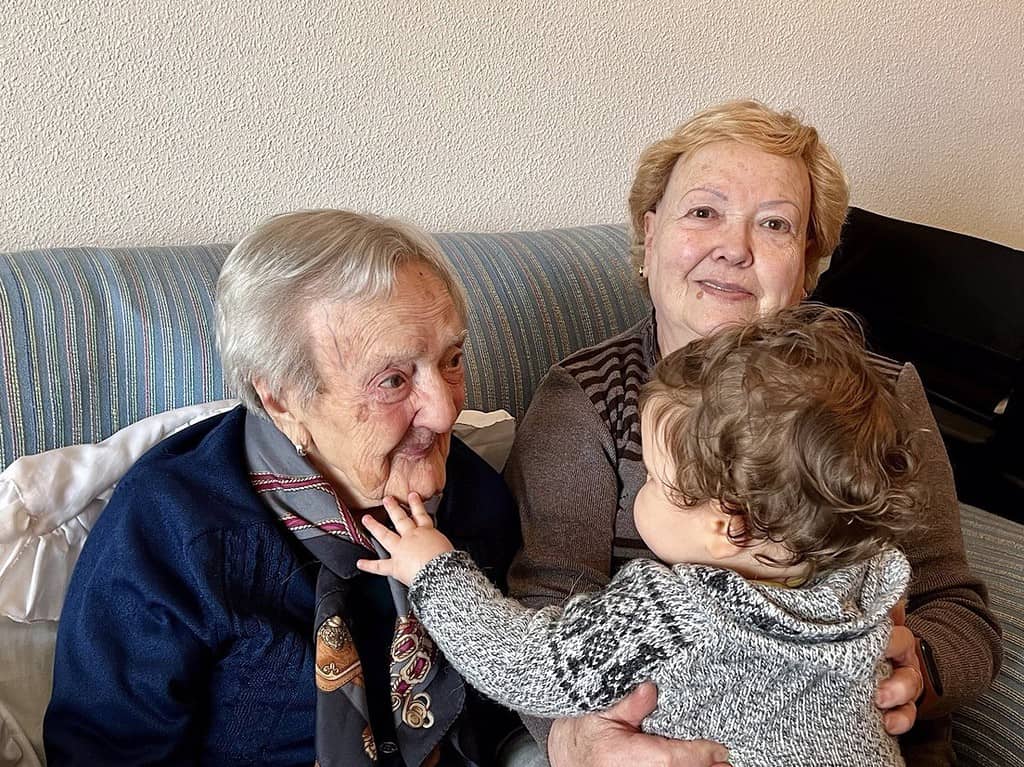 Dolores Buitrago, la persona más anciana de C-LM, encara 110 años de edad arropada por su familia en Puertollano