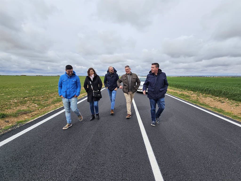 Finalizan los trabajos de asfaltado en la AB-200, vía que conecta las localidades de Casas de Juan Núñez y Valdeganga
