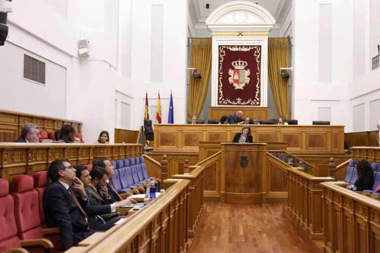 Vox ve errónea la Igualdad en C-LM, PP acusa a Junta de embarrar la discusión y PSOE les afea no entender el 8M