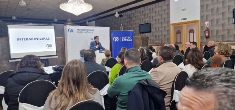 PP de Ciudad Real reúne a más de 100 de sus alcaldes y concejales en su intermunicipal en Villanueva de los Infantes
