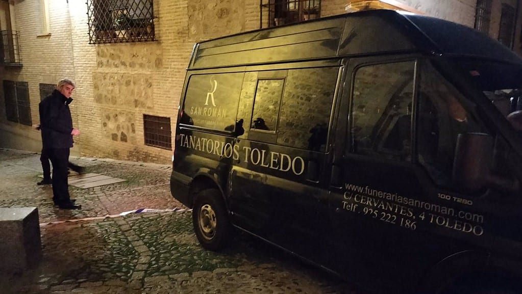 Levantan el último de los cuatro cadáveres aparecidos en una vivienda del Casco de Toledo