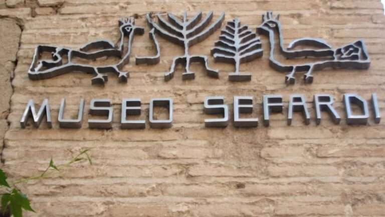 El Museo Sefardí de Toledo presenta este lunes un traje de berberisca, la última incorporación de su colección