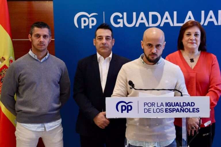 El PP reprocha al alcalde de Azuqueca que "huya por intereses personales y deje tirados a los vecinos"