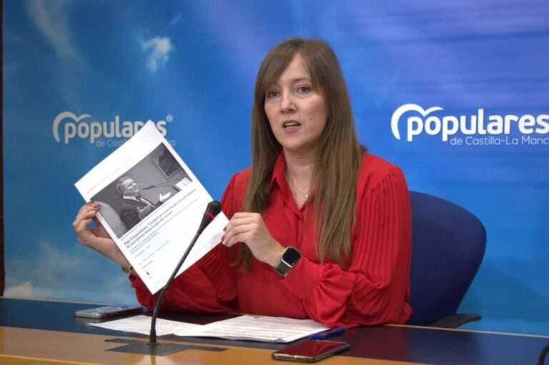 El PP pide al Gobierno de C-LM información sobre el viaje institucional de Page a París