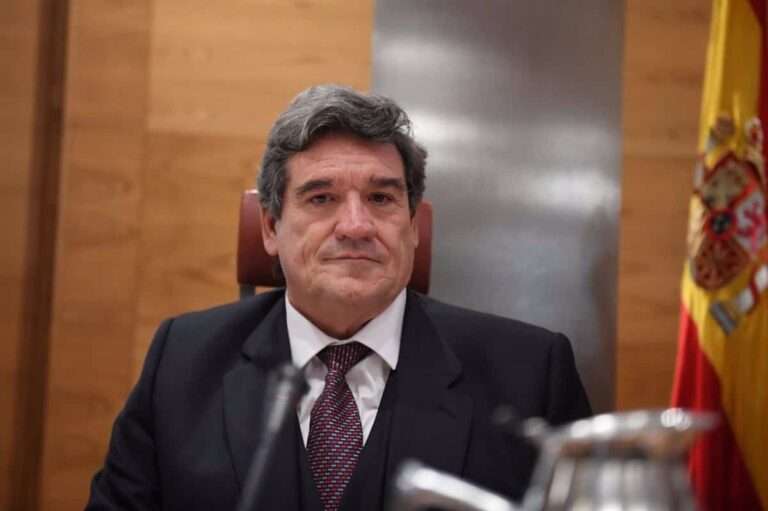 El ministro José Luis Escrivá realiza este lunes una visita de trabajo a Albacete