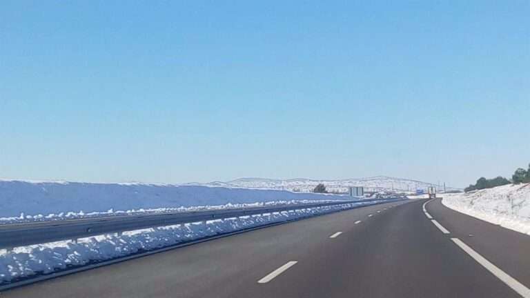 La nieve caída en zonas de C-LM afecta a 10 rutas escolares, impidiendo que 73 escolares lleguen a las aulas