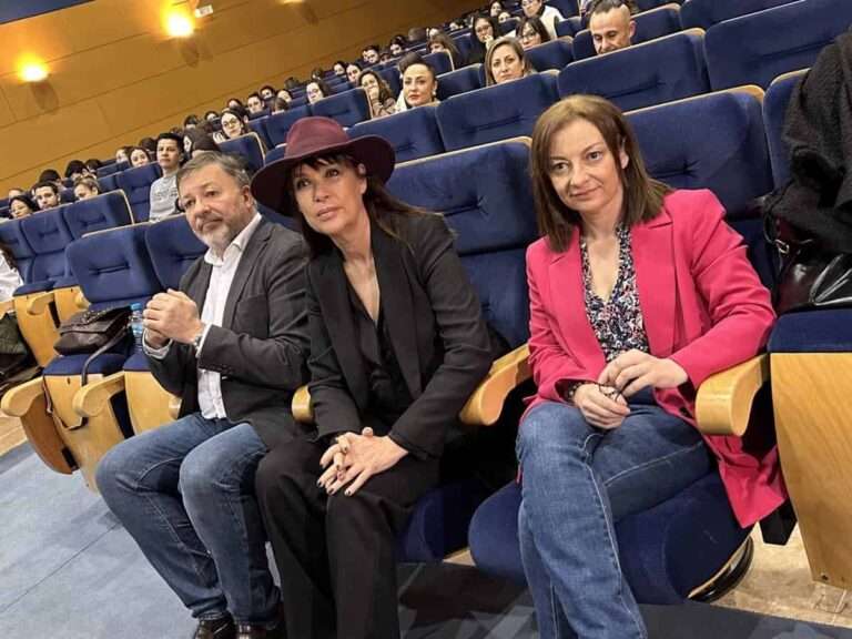 Mabel Lozano apela al papel de la universidad para generar un pensamiento crítico que rechace la trata y la prostitución