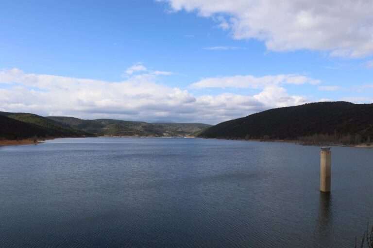 Beleña, El Vado y Pálmaces alivian caudales a los ríos Sorbe, Jarama y Cañamares tras alcanzar sus cotas de seguridad