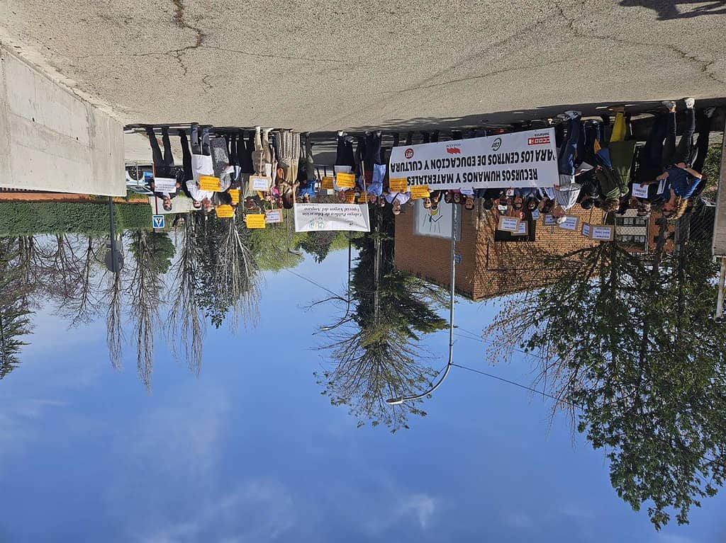 Trabajadores del CEE 'Virgen del Amparo' de Guadalajara gritan en la calle que "sin recursos no hay inclusión"