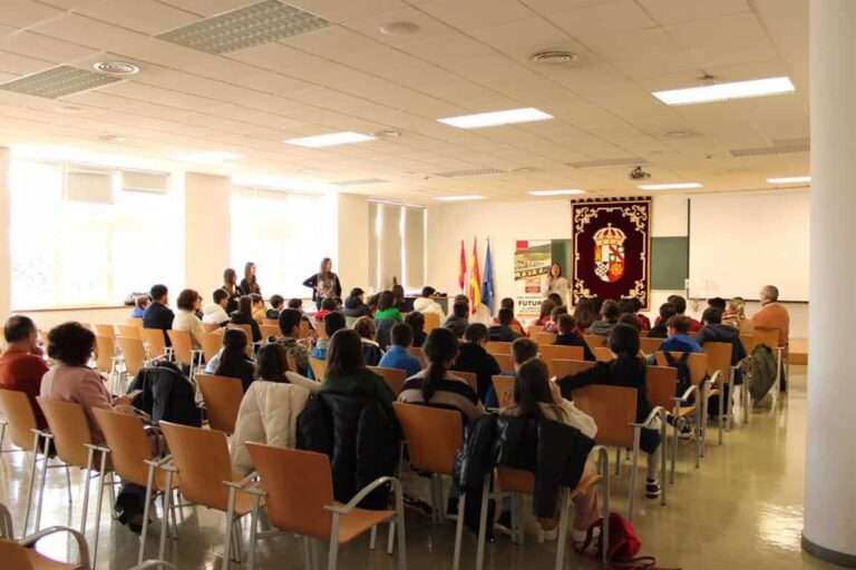 La UCLM acoge en Ciudad Real la fase local de la Olimpiada de Caminos con medio centenar de estudiantes de secundaria
