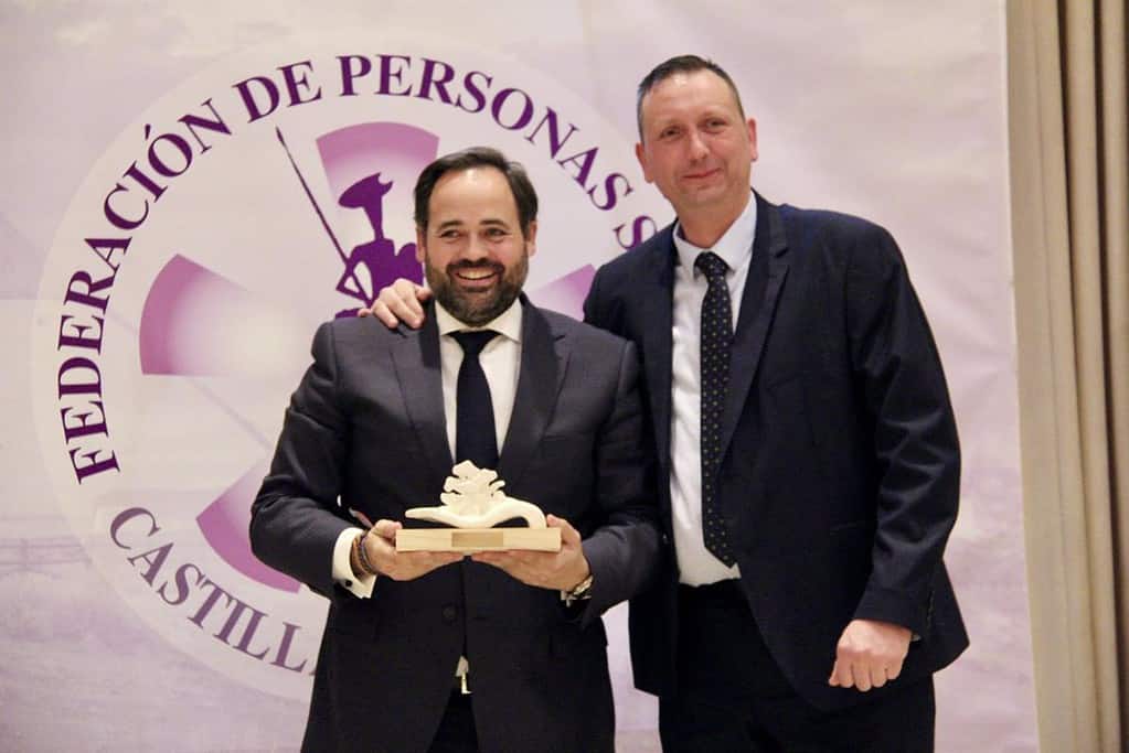 Núñez agradece a Fesormancha el premio en reconocimiento a su apoyo y colaboración con esta federación