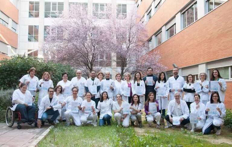 El Servicio de Oftalmología de Alcázar de San Juan participa en una guía para facilitar las cirugías de cataratas