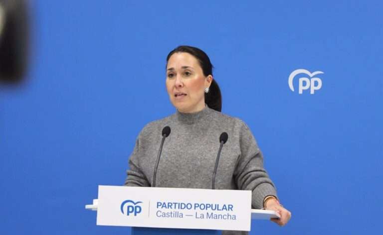 PP insiste en que los castellanomanchegos "merecen saber" si Page cree que Ábalos y Armengol "deben dimitir"