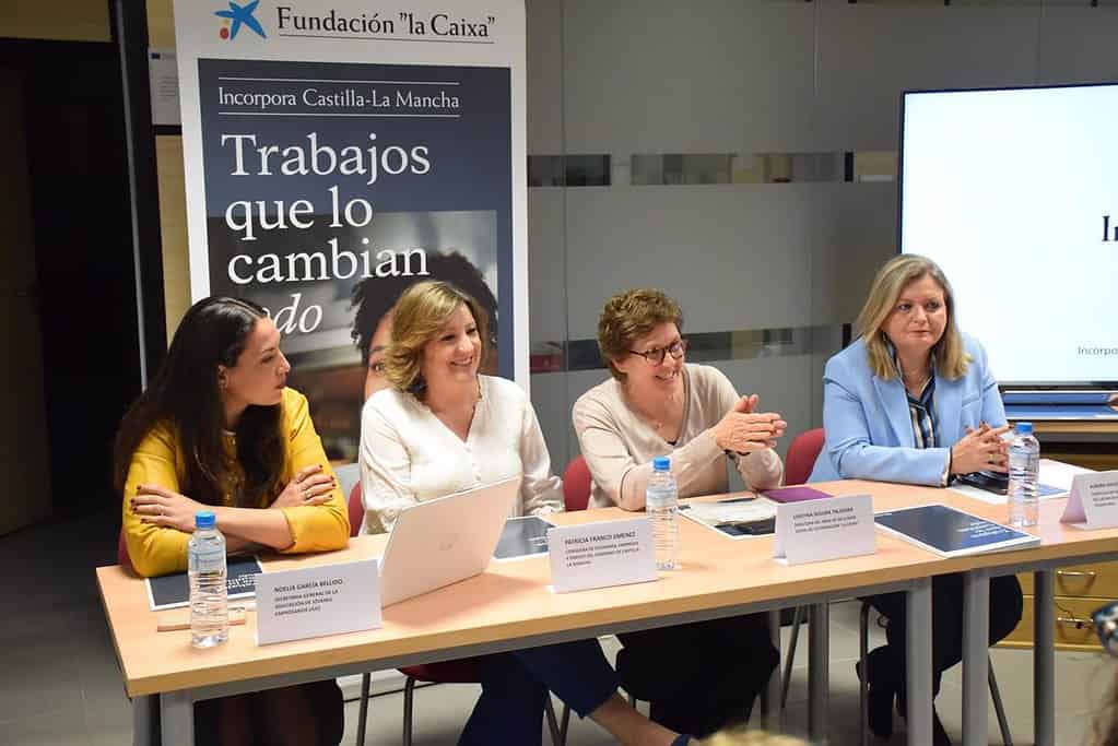 Fundación La Caixa presenta en Ciudad Real el programa Incorpora de oportunidades de empleo a colectivos vulnerables