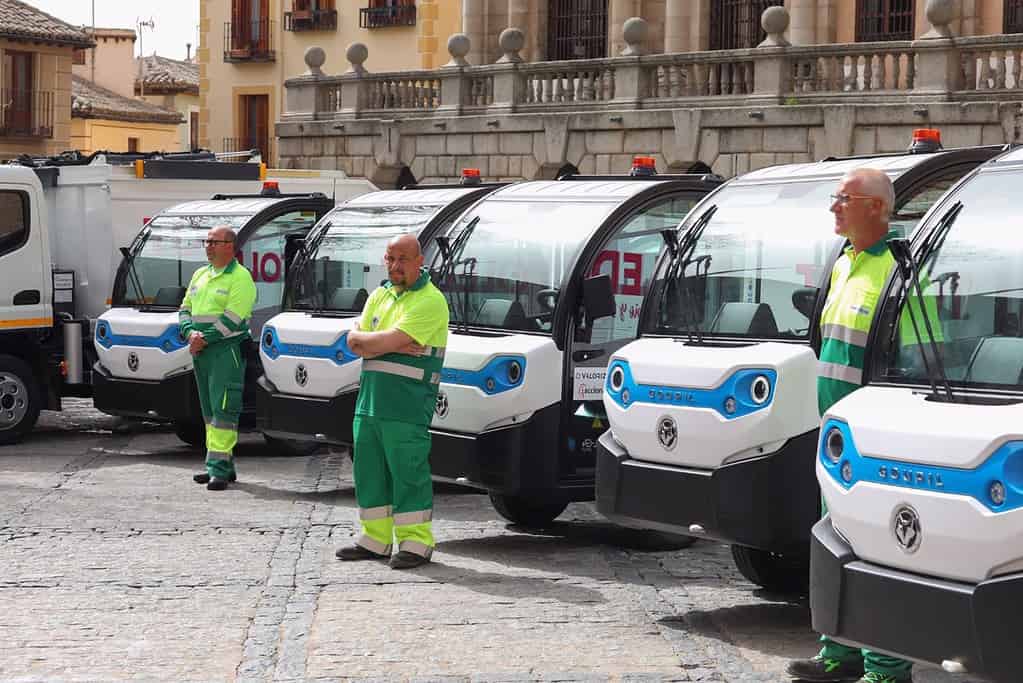 Toledo incorpora 4 nuevos camiones de recogida de basura y 5 baldeadoras para el Casco "más sostenibles y sostenibles"