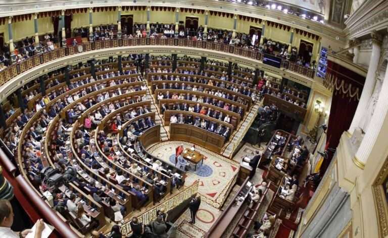 Los diputados incumplen su código ético y siguen sin informar de sus reuniones en sus agendas de la web del Congreso
