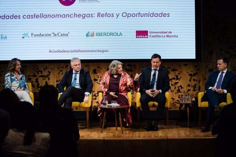 Alcaldes 'populares' de C-LM que gobiernan con Vox dan por válidos sus pactos y distancian política local de nacional