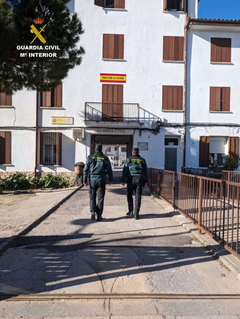 Detenido por pinchar las ruedas de al menos 30 vehículos en Val de Santo Domingo