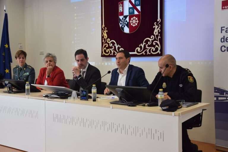 Un aula ofrecerá formación permanente para policías y guardias civiles en Cuenca gracias a UCLM y Diputación