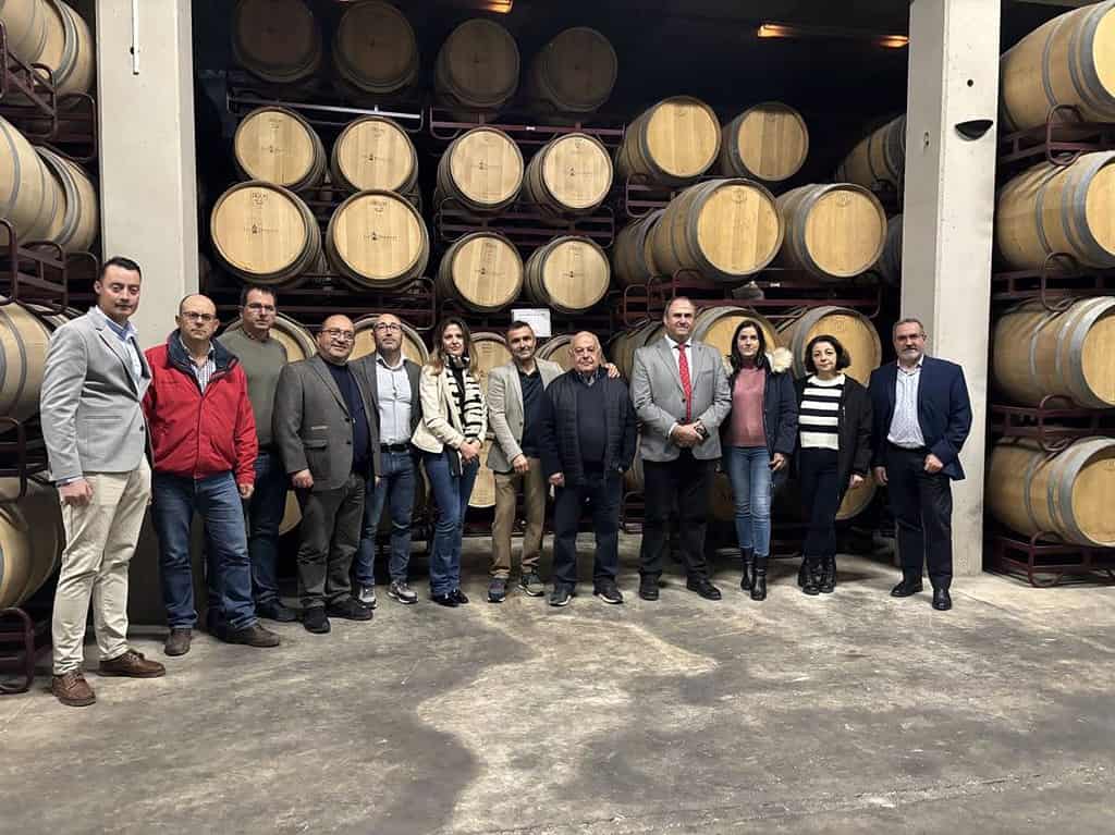 Junta destaca la repercusión económica de Bodegas San Dionisio Sociedad Cooperativa en la zona de Fuente-Álamo