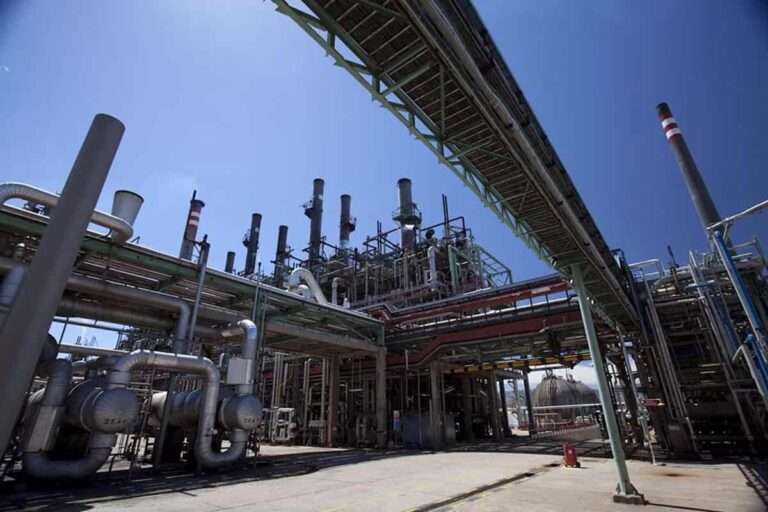 La parada del Complejo Industrial de Puertollano alcanza el 60% de ejecución y el máximo de actividad