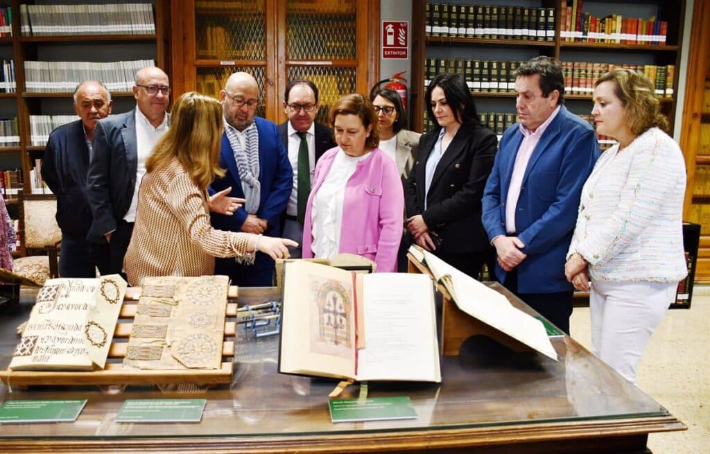 La Diputación de Toledo encara el Día del Libro con exposiciones de pintura y de facsímiles y vendiendo fondo editorial