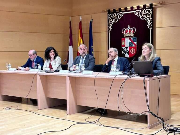 El catedrático Díaz Revorio aboga por un Parlamento más grande para corregir "distorsiones" de sistema electoral de C-LM