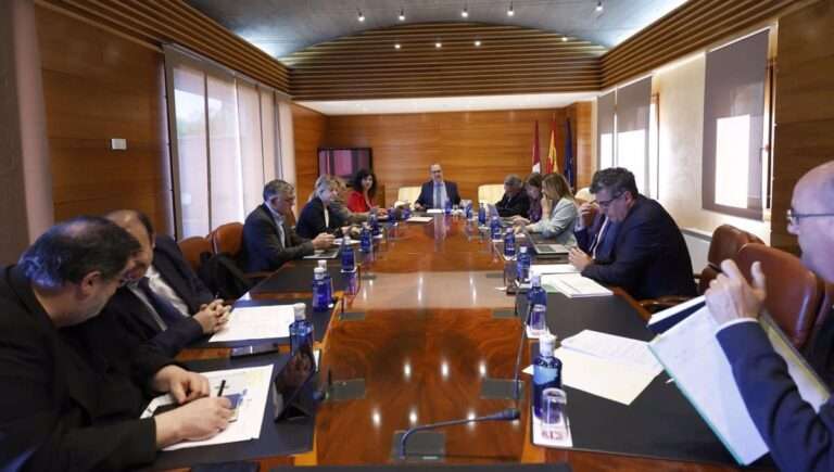 El trasvase y los sectores agroalimentario, de transporte de alimentación y del calzado, al pleno del jueves en Cortes