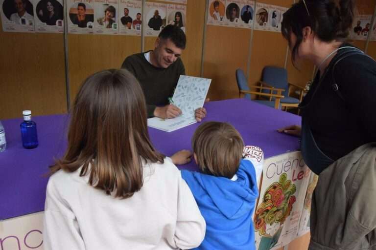 Eloy Moreno anuncia en Cuenca el lanzamiento de su nueva novela, 'Redes', continuación del libro 'Invisible'