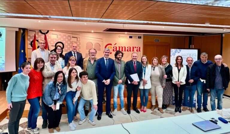 FAPE abordará en Talavera la adaptación deontológica del oficio a la IA y la exigencia de título a redactores de RTVE