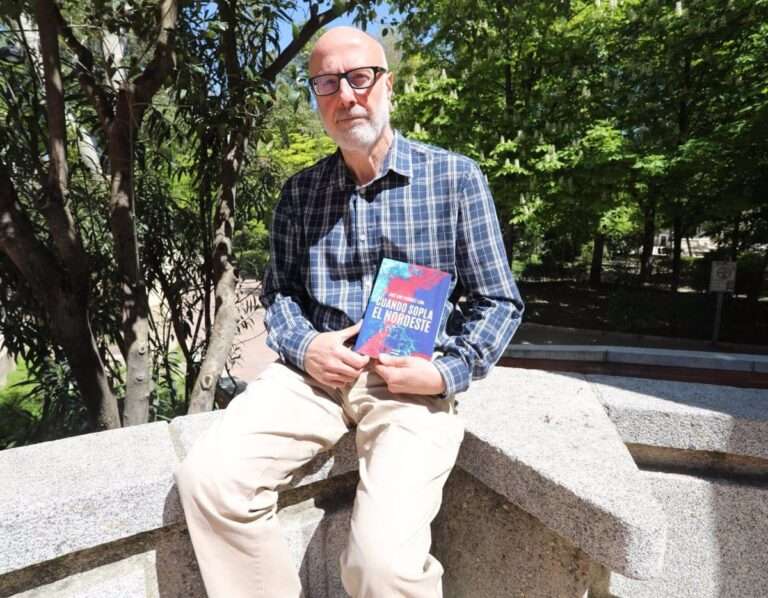 José Luis Enríquez León realiza su primera incursión en la novela con el thriller rural 'Cuando sopla el nordeste'