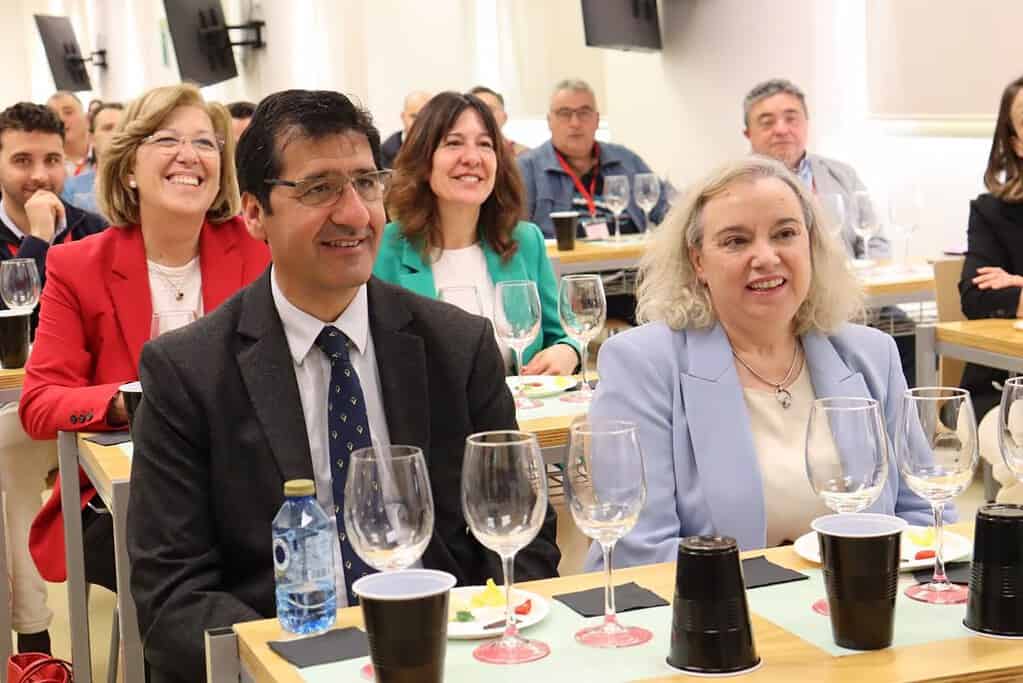 La Junta reivindica su apuesta por el sector vitivinícola de C-LM en el IV Congreso de Enólogos celebrado en Ciudad Real