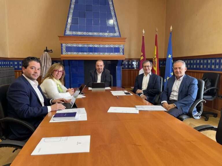 La Junta y la UCLM mantienen un encuentro de seguimiento de Memoria Democrática en Ciudad Real