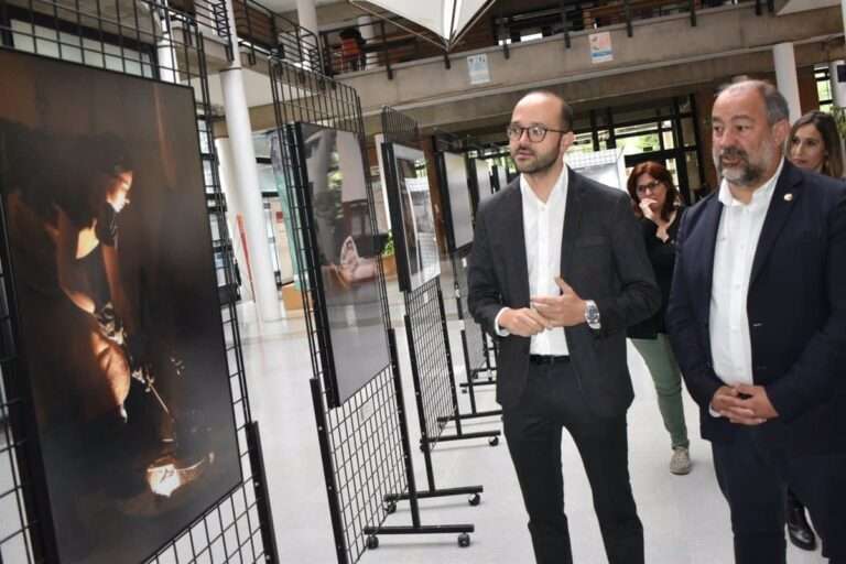 La UCLM acoge hasta el 29 de mayo en Albacete una exposición fotográfica que muestra los trabajos y ocupaciones en C-LM
