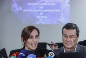 Mónica García confirma que habrá una convocatoria extraordinaria de plazas MIR si quedan vacantes