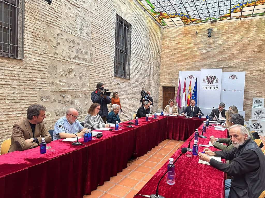 PSOE replica a Velázquez que el trasvase es el problema del Tajo y que su principal vertido "se llama Ayuso"