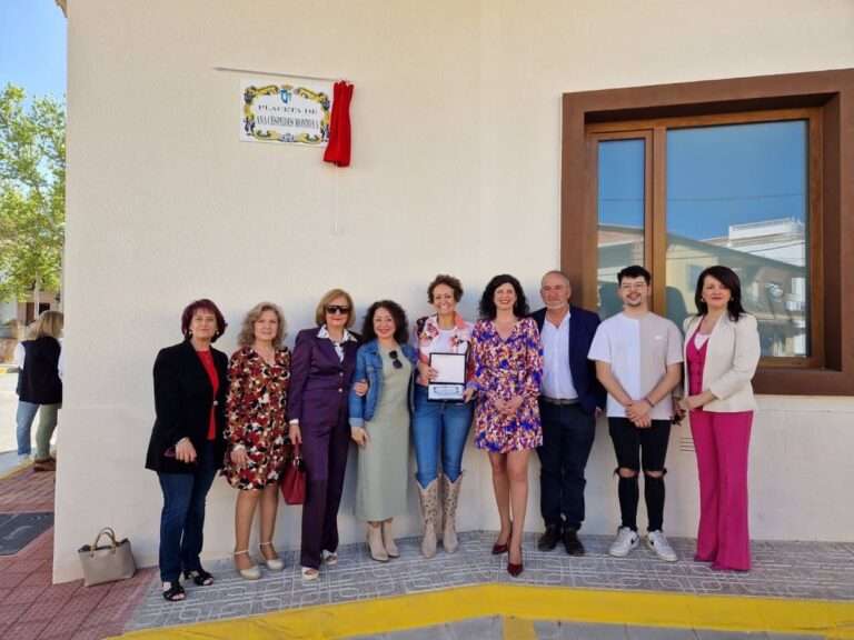 Barrax (Albacete) dedica el nombre de una plaza a la reconocida investigadora Ana Céspedes