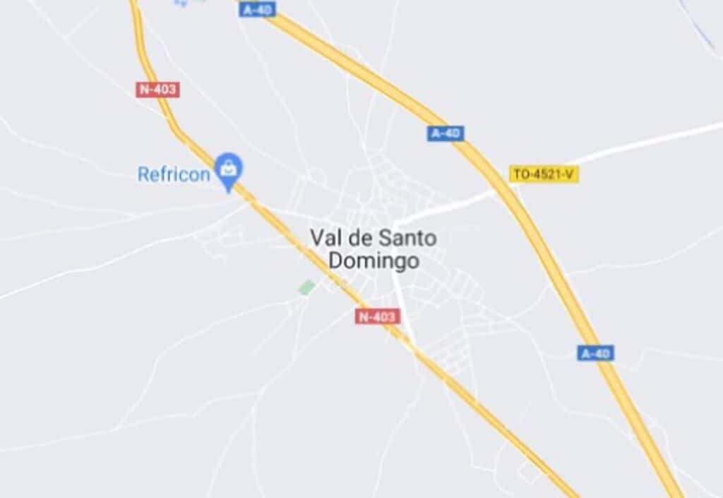 Fallece un hombre tras salirse del camino con un tractor y quedar atrapado en Val de Santo Domingo