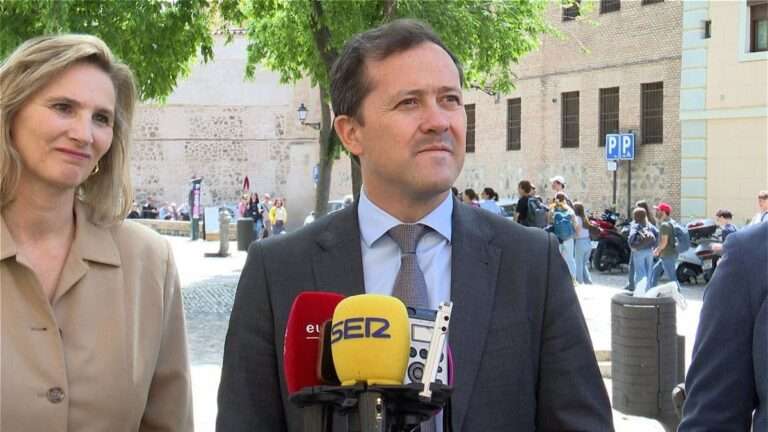 Velázquez (PP) considera que un presidente del Gobierno "no está para dar sustos" y ve "inédito" lo ocurrido