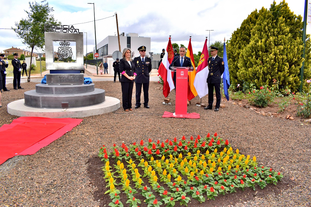 Puertollano rinde homenaje a su Policía Local con un conmemorativo monumento de agradecimiento y respeto 1