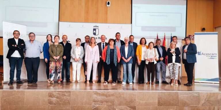 Acescam y Artecam piden a Junta 15 millones más de financiación ante la "insostenible" la situación de las residencias