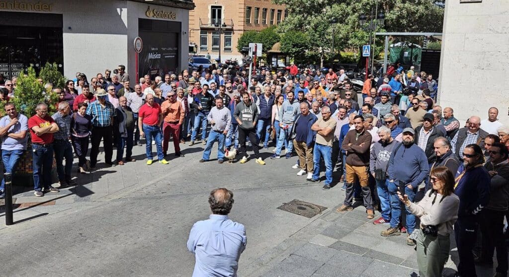 Los agricultores de Guadalajara se echan a la calle contra las limitaciones de la Junta al uso de cosechadoras