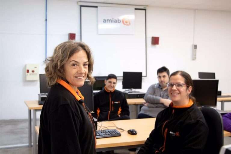 El 77% de las personas contratadas que integran la plantilla de Amiab tienen discapacidad