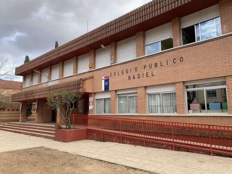 El martes comienza el primer periodo de solicitud de ayudas para libros de texto y comedor escolar para el próximo curso