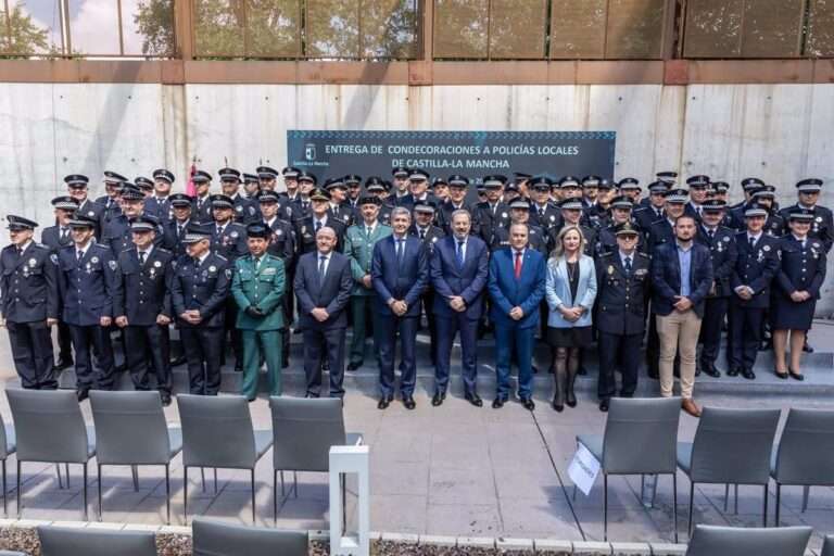 C-LM reconoce a casi un centenar de sus agentes de Policía Local para poner en valor "su trayectoria y su trabajo"