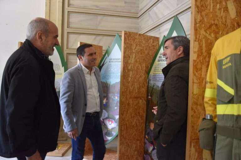 La Diputación de Cuenca acoge una exposición dedicada a que los niños se conciencien de la lucha contra los incendios