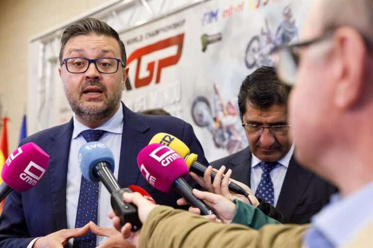 Educación replica a STE, CCOO y CSIF que las medidas por las que se manifiestan el día 18 están en su "hoja de ruta"