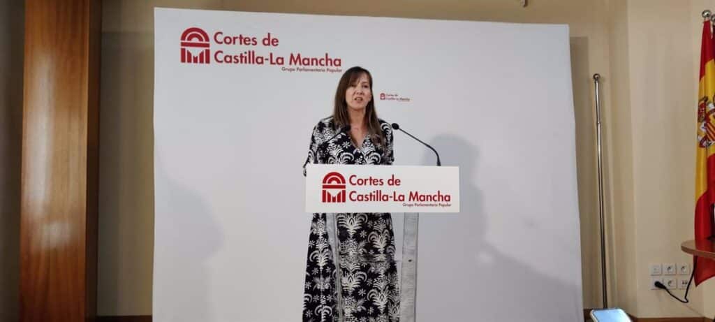 PP tacha de "teatrillo" el ofrecimiento de PSOE y dice que la "primera rúbrica" es la del pacto regional